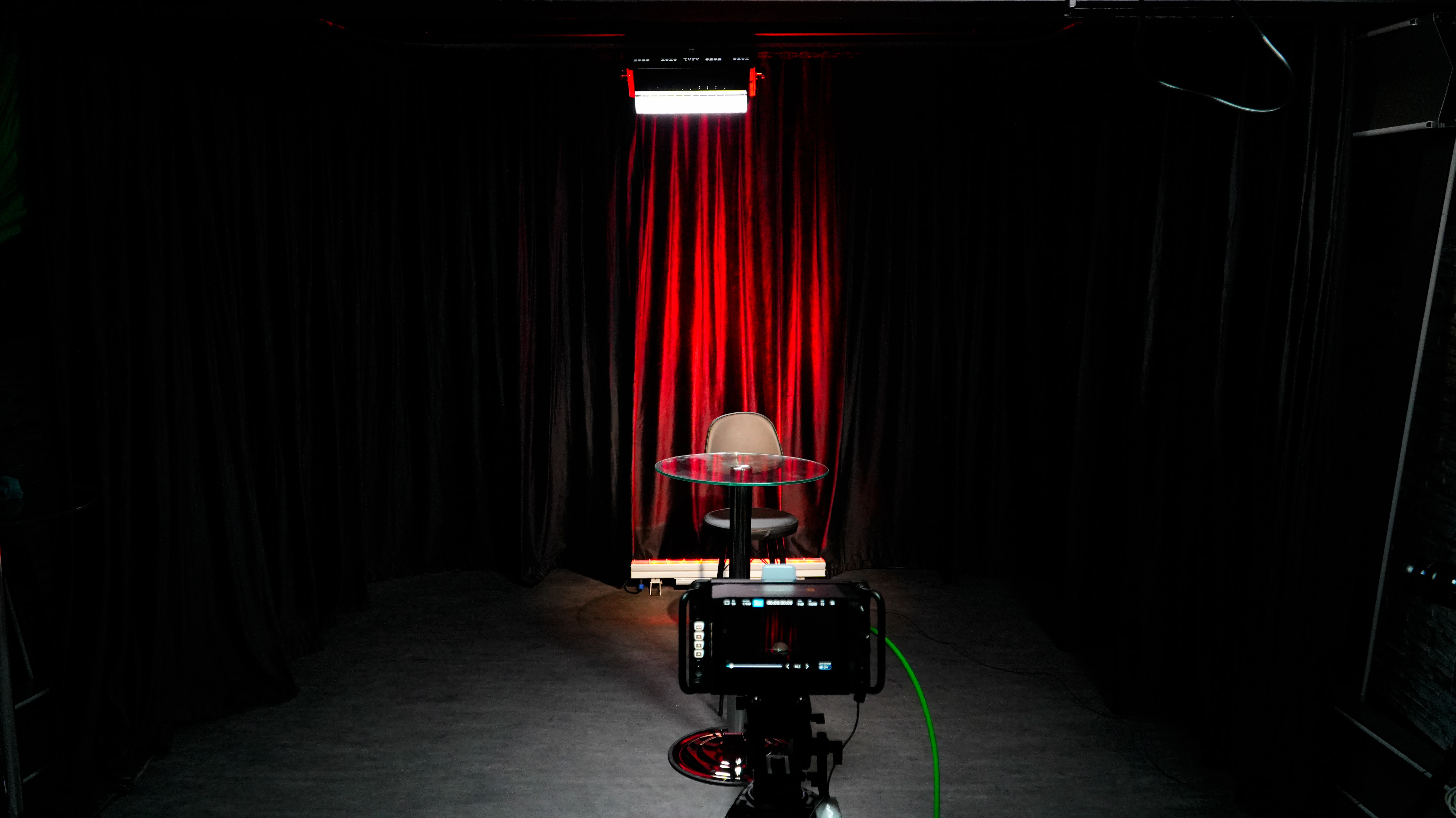 Modern stüdyo dekoru ile çekim